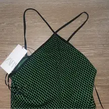 Zara criss cross neck cropped top. Runs big so can fit a S/M as well.