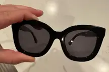 Black chunky Diff sunglasses 