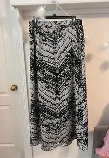NWT Sugar Lips Minimalist Black & White Maxi Skirt