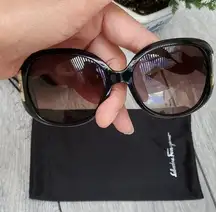 Salvatore ferragamo oversized sunglasses