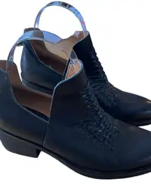 Latigo‎ Kick Woven Split Shaft Heeled Bootie Women Size 6 M Black Slipon Western