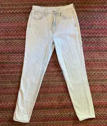 AMERICAN EAGLE LIGHT WASH VERTICAL STRIPE SKINNY JEANS