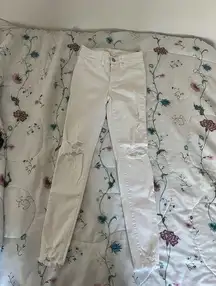 white ripped jeans size 2 brand new never worn