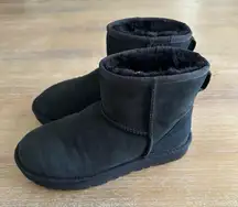 UGG Women’s Classic Mini ll Black Ankle Boot Shearling Sheepskin