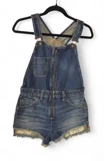 Free People Denim Overalls Romper Size: 2 Blue Zip Front Frayed Shorts Pockets
