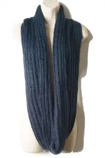 Plush Chunky Cable Knit Infinity Scarf Navy