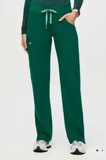 FIGS NWT  Kade scrub pants in hunter green size XXS