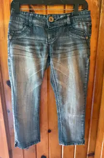 Rewind Women's capris size‎ 3