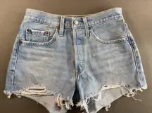 Levis 501 Jean Shorts Button fly Light wash Size 26