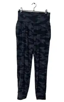 Athleta  Salutation Camo Camouflage Jogger Athletic Pants Gray Black Size S Small