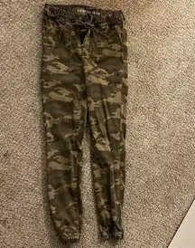 American Eagle  stretch camo pants