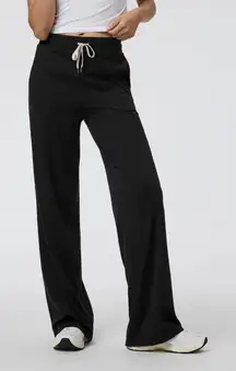Vuori Halo Essential DreamKnit Mid Rise Wide Leg Pants Black Medium