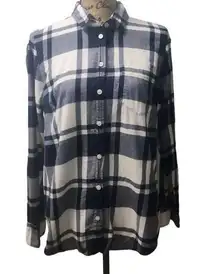J. Crew Women's Size M Boy Fit Button Up Long Sleeve‎ Navy and White