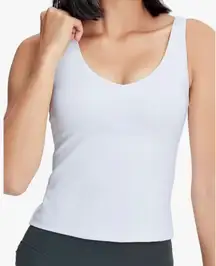padded white workout tank top women’s Size XLarge