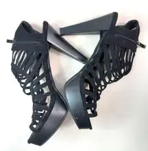 Top Moda 11 Caged Strap Inside Zip Platform Heels Shoes in Black