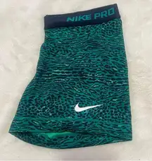 Nike Pro Green and Black Patterned Skirt