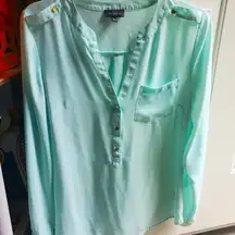 The limited blouse size small with long sleeves 100% polyester
