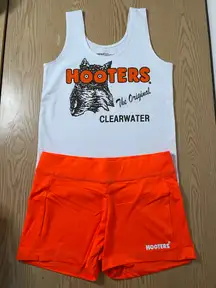 New Hooters girl Uniform tank and shorts Outfit size Medium 