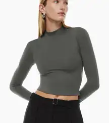 Aritzia Babaton Gray Mockneck Long Sleeve Stretchy Crop Shirt Women size Medium