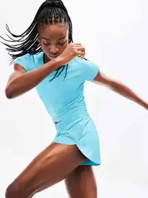 Athleta M Momentum Seamless Tee Aqua Blue Medium Regular