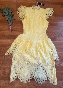 NWT short sleeve premium crochet mini dress in yellow size M