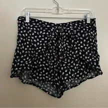 & Other Stories Tie Front Floral Shorts Size: 8