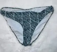 Gianni Bini Women's XS Black Leaf Print Bikini Bottoms‎