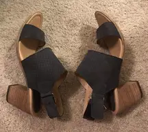Sophia Milano Chunky Heels Size 8.5