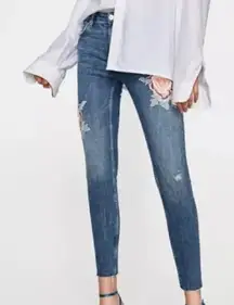 Zara Woman Pink Roses Floral Embroidered Raw Hem Skinny Denim Jeans
