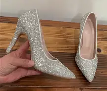 Galina Signature Niomi Pearl And Crystal Pointed-toe Pumps Size 6
