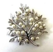 vintage crown trifari silver tone tree with  faux pearls