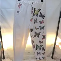 Romwe Women’s Trendy Contrast Butterfly Print Tapered Fit White Denim Jeans