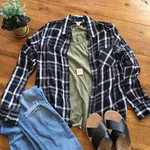 Woolrich Black & White Plaid Button Up Tab Sleeve Small