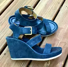 Stylish and comfy platform sandals 💙💙💙