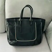 Authentic CHLOE spacious tote bag 🖤🤍🖤🤍