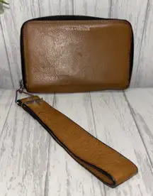 Pour La Victoire Leather Wristlet