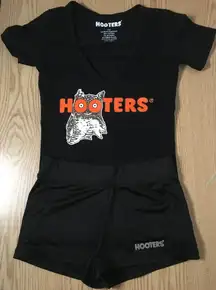 B70 RARE!! New Hooters Girl Vintage Uniform Short Sleeve VNeck Tee & Shorts Xxs