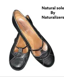 Naturalizers black comfy shoes