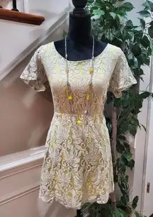 Glam  Yellow Lace Overlay Floral Cotton Keyhole Back Knee Length Dress Medium