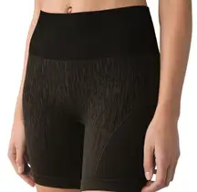 Lululemon Sculpt‎ Short Deep Camo Bike Shorts Tight Fit ** estimated size 2