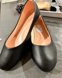 Black Round Toe Flats 