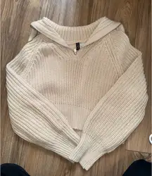 H&M Cropped Sweater