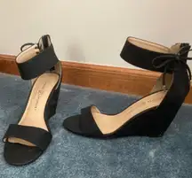 Black Wedges