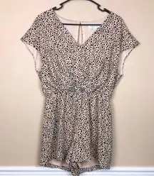 She + Sky Women’s Leopard Print Beige Black Ruched Open Back Short Sleeve Romper