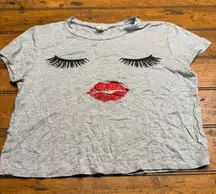 Dirty Laundry Womens Graphic T Shirt Lips Lashes Light gray Size xl