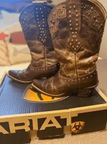 Ariat Rhinestone Cowgirl Boots size 6