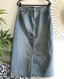 90s/1990s Vintage Stephen Hardy Squeeze high waist light wash blue jean denim maxi skirt with pockets  Fits true to size and has stretch