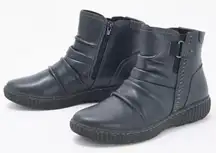 New Black Clarks short ankle slouched round toes casual flat boots, Sz 8