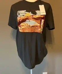 Goodfellow & Co Short Sleeve Graphic T-Shirt Size Medium