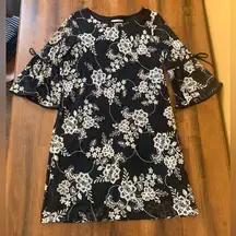 Studio One Dress 12 Black Off White Shift Lace Embroidered Lined Poet Sleeves